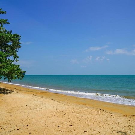 Coastline Hotel Porto Dickson Exterior foto